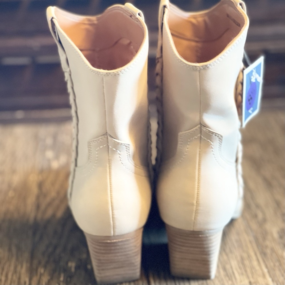 NWT Dolce Vita "Koolson" Cream Western Cowgirl Booties Braid‎ Pointed Toe Sz 8.5 - Picture 5 of 7